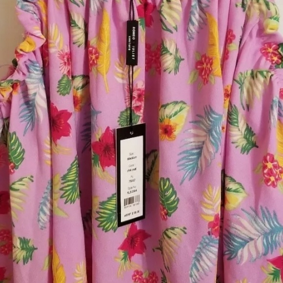 Romeo & Juliet Floral Print Cold Shoulder Top - Picture 2 of 5